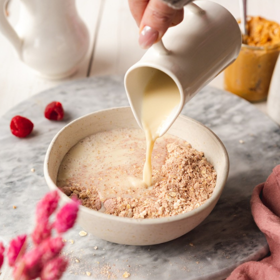 Super Breakfast Raspberry & Peanut Butter – organic gluten-free porridge mix.